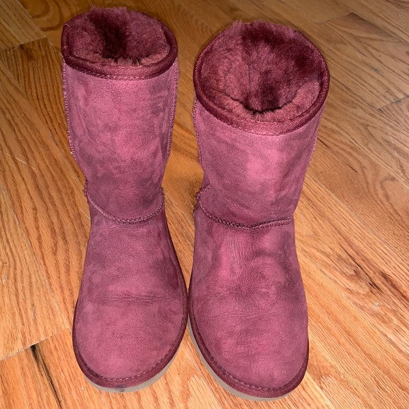 burgundy uggs